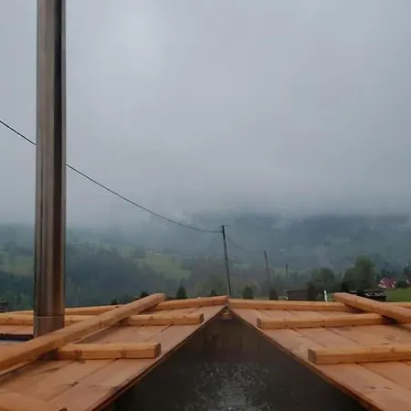 Mountain View Chalet With Hottub And Sauna Czerwienne Exterior photo