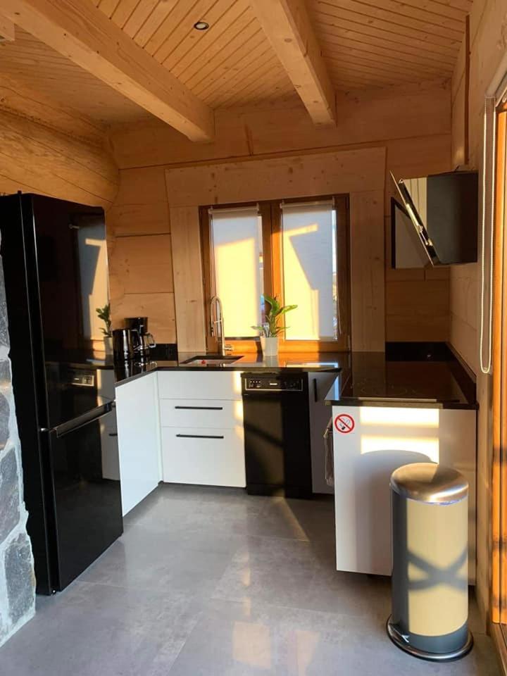 Mountain View With Hottub And Sauna *